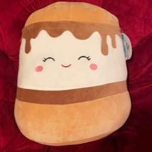 Large Squishmallows Carmelita NWT Nonsmoking home free shipping